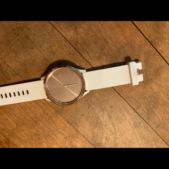 Garmin Vivomove Smart Watch - Picture 5 of 9